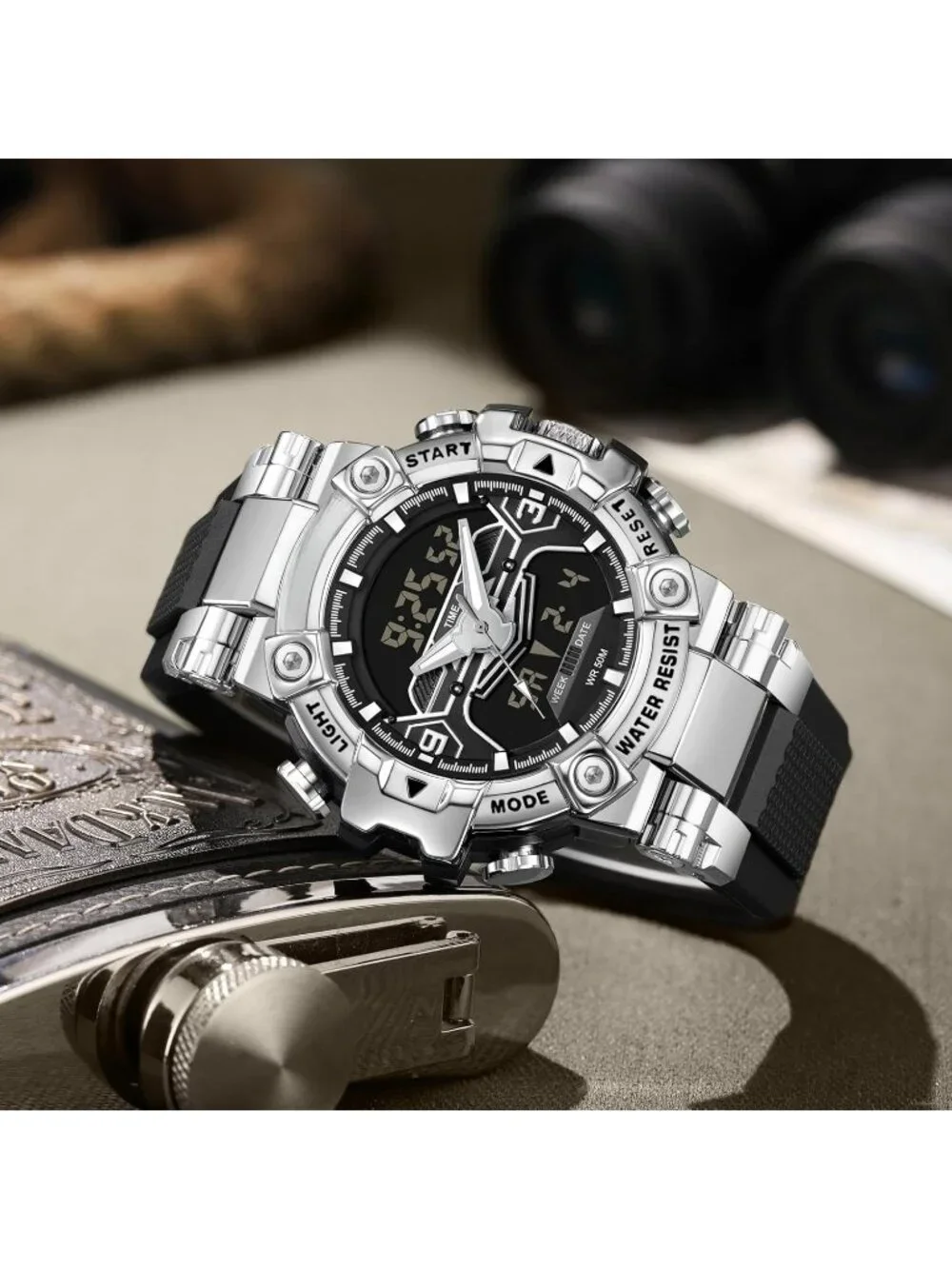 Men's Silver Analog Quartz Cool Designer Hombres Unique Electronics Duty Watch